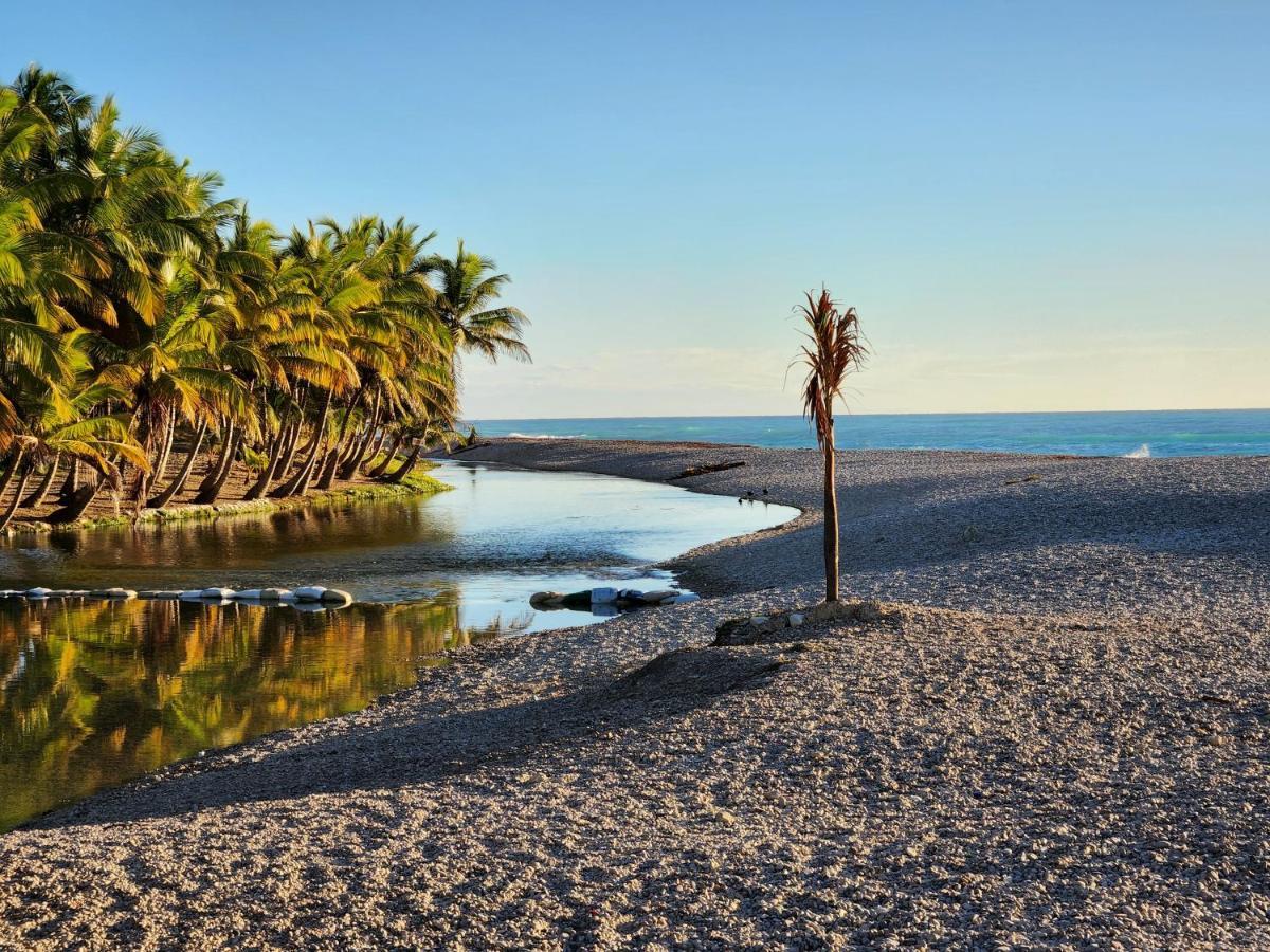 Beachfront Apartment, Quiet 4 Beds, 1 Bath, Ac, Wi-Fi, Hot Water, In Paraiso Near Los Patos Luaran gambar
